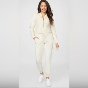NWT GUESS YELENA VELOUR JACKET AND JOGGER SET